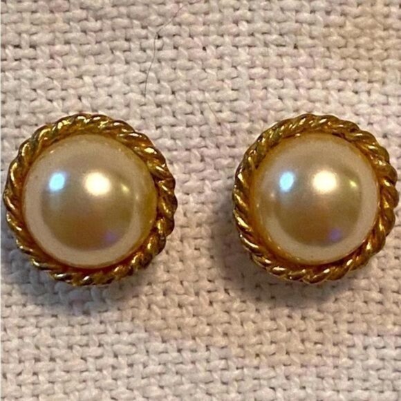 Faux Pearl Earrings with Gold Trim Pierced - Picture 1 of 3